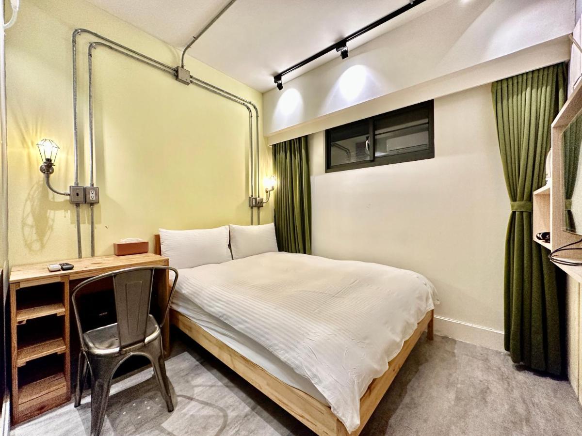 小鹿 Homestay Тайджун Екстериор снимка