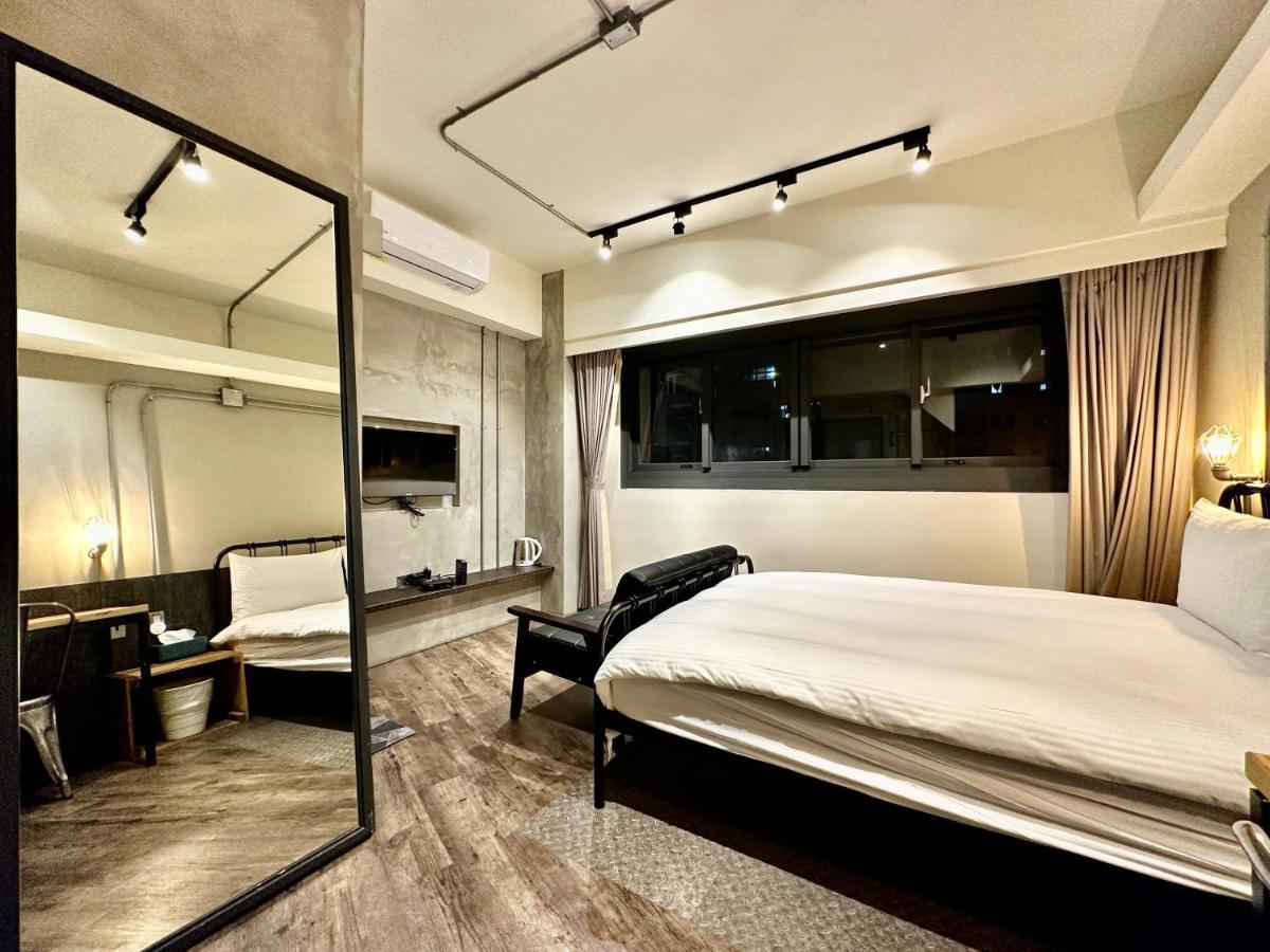 小鹿 Homestay Тайджун Екстериор снимка