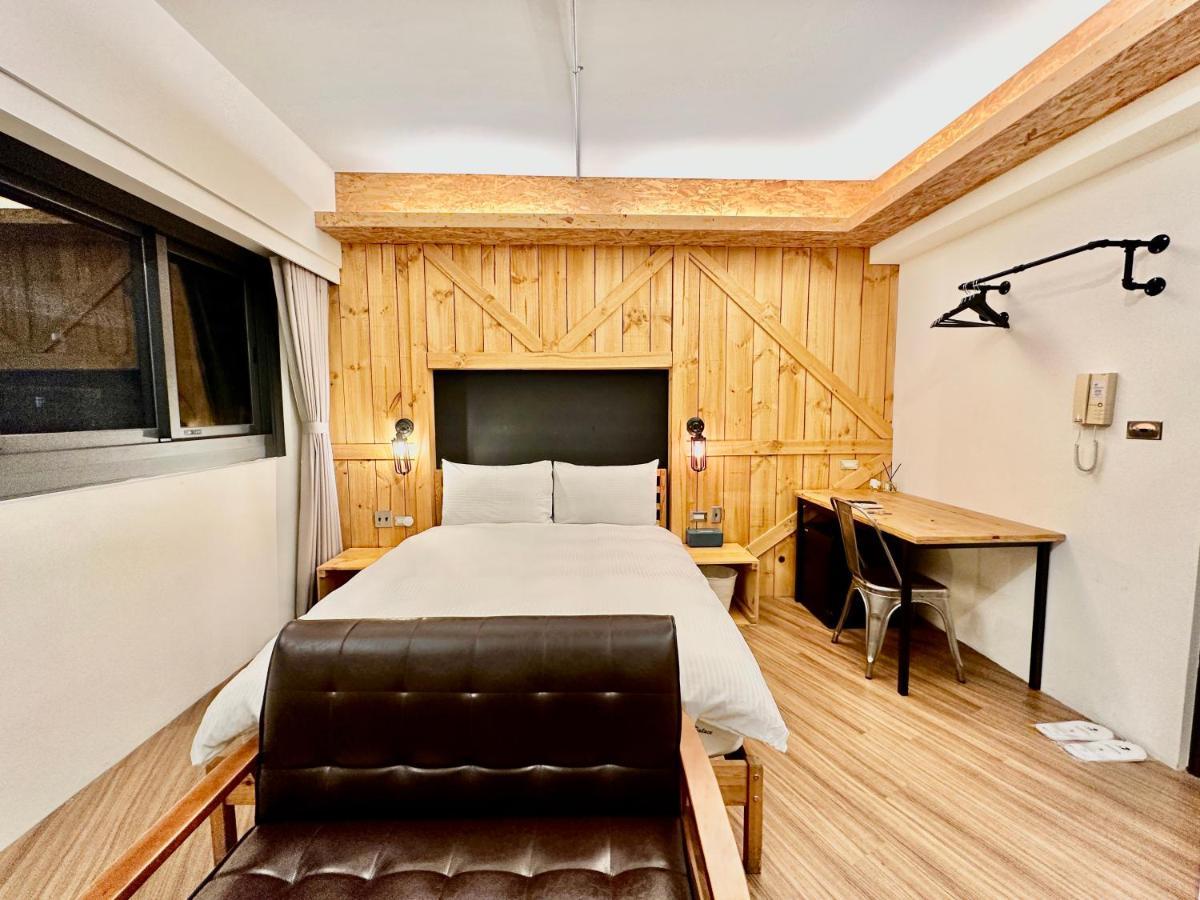 小鹿 Homestay Тайджун Екстериор снимка